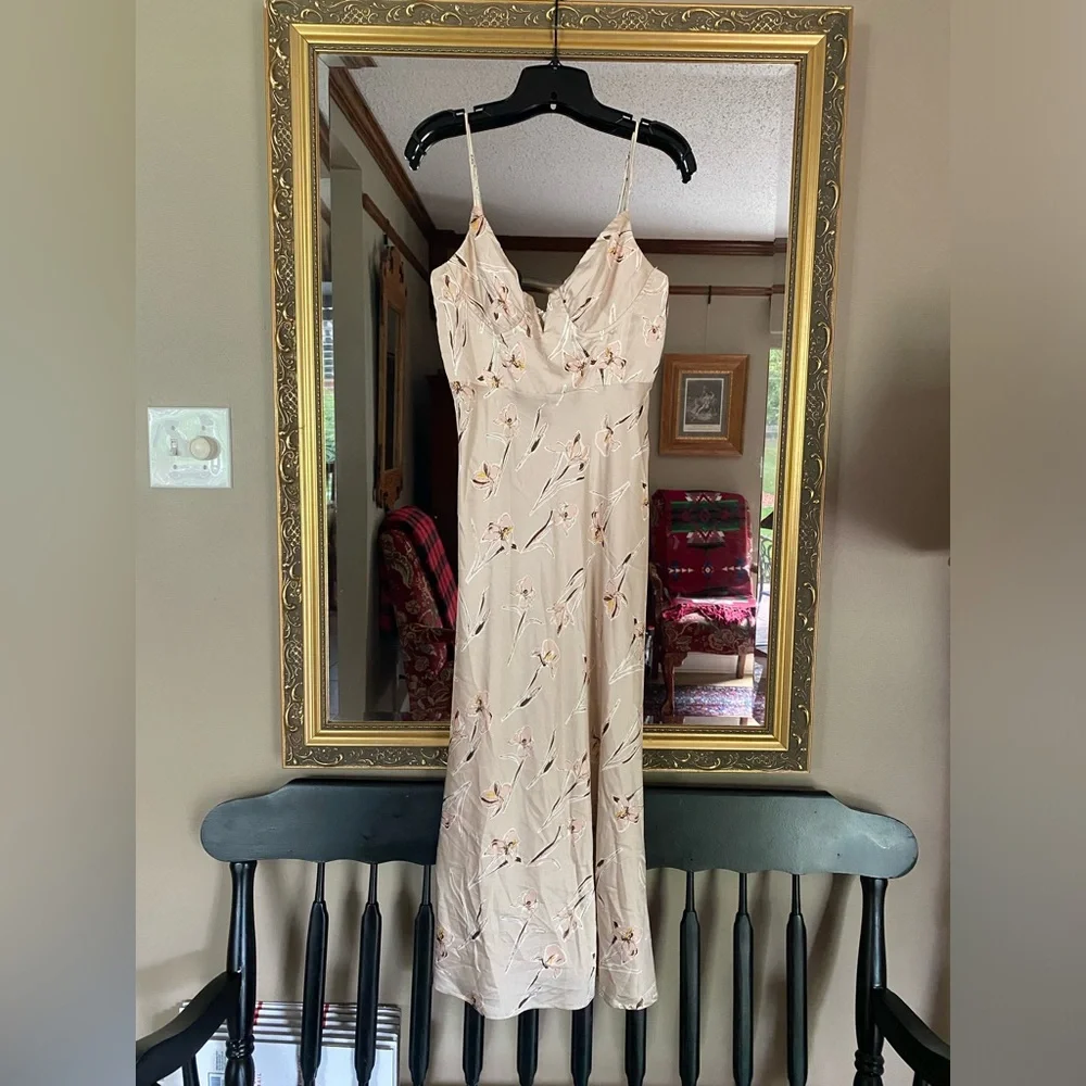 Selfie Leslie Lake Como Fitted Bodice Cami Strap Midi Dress Orchid Print Beige - Picture 2 of 9
